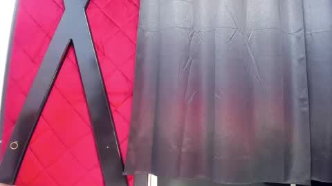 Snapshot of hanna_slut chatting on 02/14/25, 04:15 EVA online show from 02/14/25, 04:15