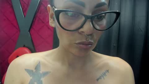 Snapshot of hanna_slut chatting on 03/04/25, 04:38 EVA online show from 03/04/25, 04:38