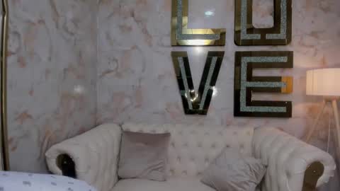 Snapshot of hanna_slut chatting on 10/22/25, 10:15 EVA online show from 10/22/25, 10:15