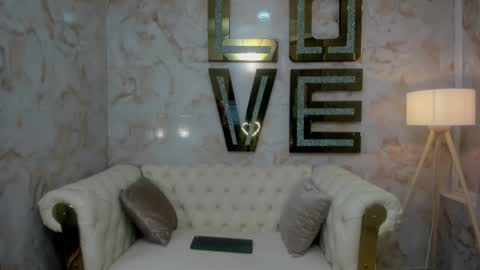 Snapshot of hanna_slut chatting on 10/29/25, 09:55 EVA online show from 10/29/25, 09:55