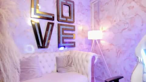 EVA online show from 03/25/26, 02:17