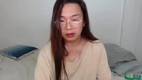 Snapshot of hannabanana_ts chatting on 01/17/26, 04:11 Hannah online show from 01/17/26, 04:11