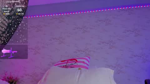 Snapshot of hannablaze_ chatting on 12/29/24, 05:44 HannaB online show from 12/29/24, 05:44