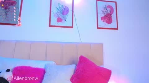 Snapshot of hannabronw chatting on 01/25/25, 12:48 Eliana online show from 01/25/25, 12:48