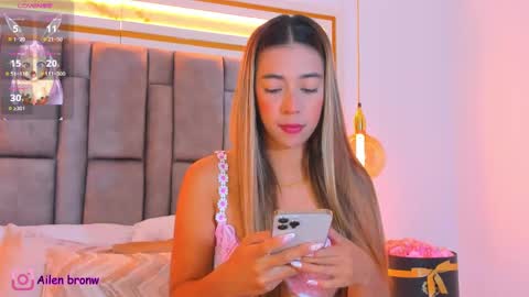 Snapshot of hannabronw chatting on 09/19/25, 08:53 Eliana online show from 09/19/25, 08:53