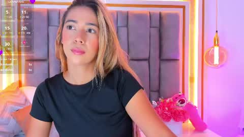 Snapshot of hannabronw chatting on 07/15/26, 01:11 Eliana online show from 07/15/26, 01:11