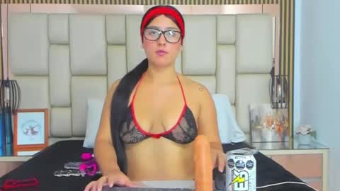 Snapshot of hannaclaire chatting on 09/19/25, 05:09 HannaClaire online show from 09/19/25, 05:09