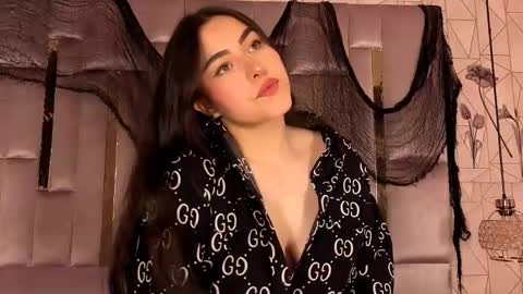 hannacollins_2 online show from 10/28/25, 12:52