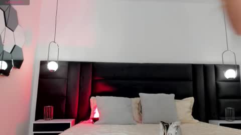  Hanna Connor  online show from 11/21/25, 08:29