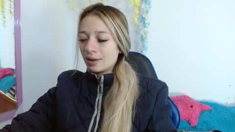 Hannah 027 online show from 11/06/25, 10:27