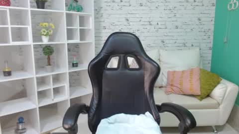 Snapshot of hannah__jackson chatting on 10/13/25, 11:21 Hannah online show from 10/13/25, 11:21