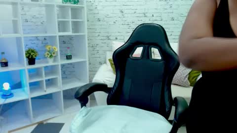 Snapshot of hannah__jackson chatting on 10/15/25, 11:43 Hannah online show from 10/15/25, 11:43