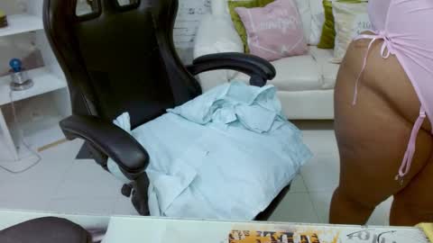 Snapshot of hannah__jackson chatting on 11/20/25, 11:21 Hannah online show from 11/20/25, 11:21