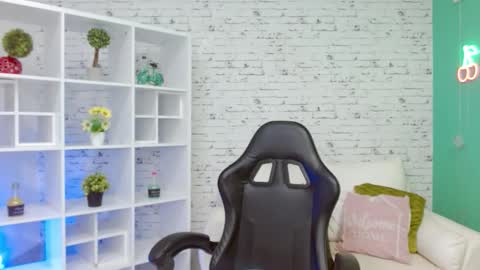 Snapshot of hannah__jackson chatting on 11/25/25, 11:21 Hannah online show from 11/25/25, 11:21