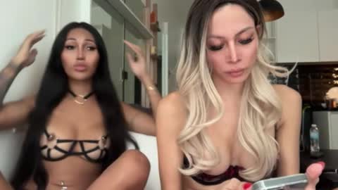 Snapshot of hannah_girl_ chatting on 01/28/25, 02:21 Im your naughty girl and porn star in bed Hannah online show from 01/28/25, 02:21