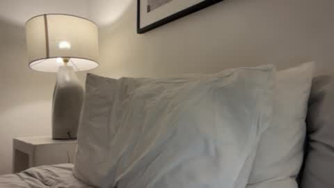 Snapshot of hannah_girl_ chatting on 10/27/25, 09:24 Im your naughty girl and porn star in bed Hannah online show from 10/27/25, 09:24