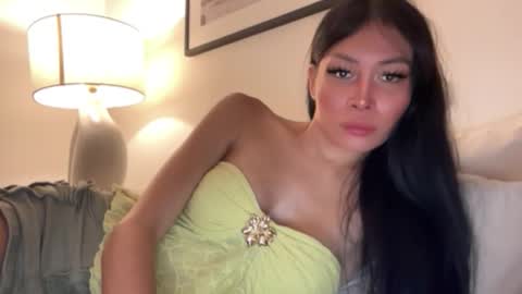 Snapshot of hannah_girl_ chatting on 10/30/25, 08:38 Im your naughty girl and porn star in bed Hannah online show from 10/30/25, 08:38