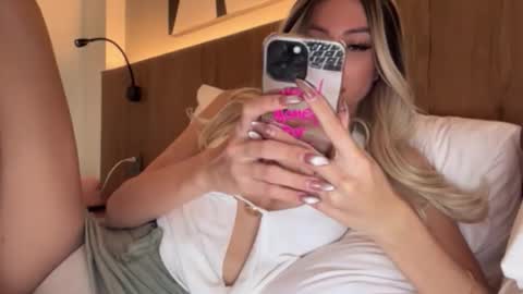 Snapshot of hannah_girl_ chatting on 11/14/25, 02:10 Im your naughty girl and porn star in bed Hannah online show from 11/14/25, 02:10