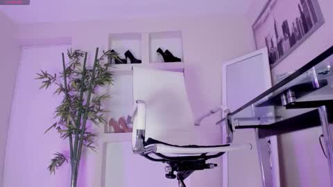 HANNAH HOWELL online show from 02/12/26, 09:37