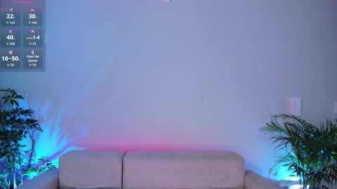 Snapshot of hannah_jonhson_1 chatting on 10/18/25, 04:37 Hannah online show from 10/18/25, 04:37