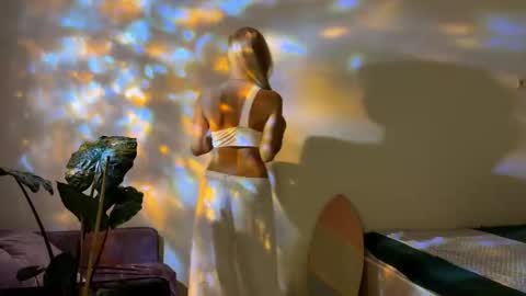 hannah levis  online show from 10/08/25, 04:48