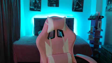 Snapshot of hannah_swet chatting on 02/20/25, 11:21 hannah_swet online show from 02/20/25, 11:21