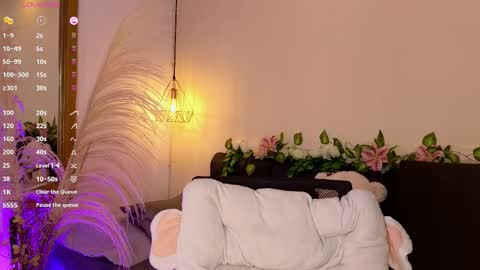 Hannah Williams online show from 10/10/25, 09:36