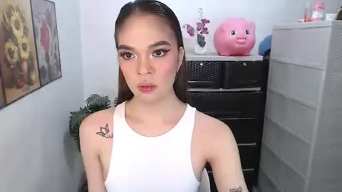 HANNAH online show from 04/26/26, 02:42