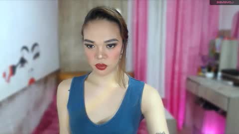 Snapshot of hannahforyou chatting on 06/10/26, 09:52 HANNAH online show from 06/10/26, 09:52