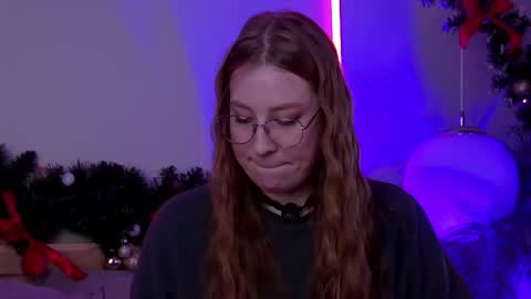 Snapshot of hannahmonttana chatting on 01/15/26, 09:47 Pearl online show from 01/15/26, 09:47