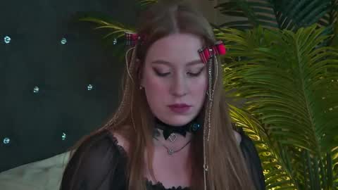 Snapshot of hannahmonttana chatting on 04/03/26, 03:26 Pearl online show from 04/03/26, 03:26