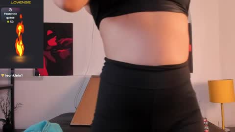 Hannah  online show from 05/06/26, 10:37