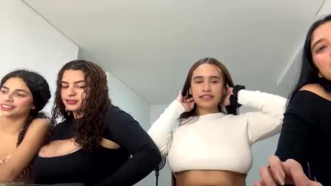 Snapshot of hannakoff chatting on 01/03/25, 02:32 hannakoff online show from 01/03/25, 02:32