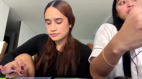 Snapshot of hannakoff chatting on 01/10/25, 02:04 hannakoff online show from 01/10/25, 02:04