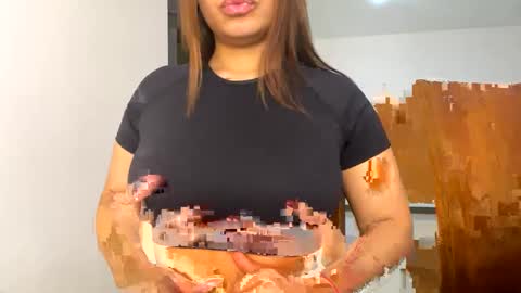 Snapshot of hannakoff chatting on 01/19/25, 02:57 hannakoff online show from 01/19/25, 02:57