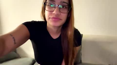 Snapshot of hannakoff chatting on 09/12/25, 11:37 hannakoff online show from 09/12/25, 11:37