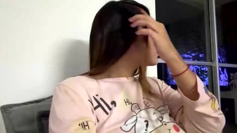 Snapshot of hannakoff chatting on 12/18/25, 03:01 hannakoff online show from 12/18/25, 03:01