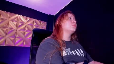 hannamartinn_ online show from 09/24/25, 04:43