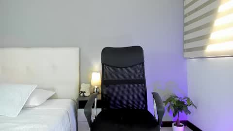 Snapshot of hannamartinnez chatting on 03/06/25, 05:11 hannamartinnez online show from 03/06/25, 05:11