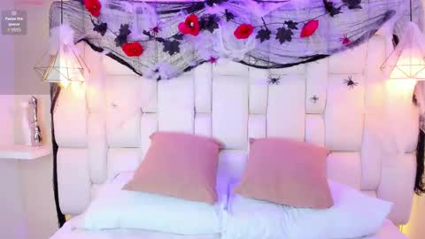 Snapshot of hannapotther chatting on 10/31/25, 11:33 Hanna online show from 10/31/25, 11:33