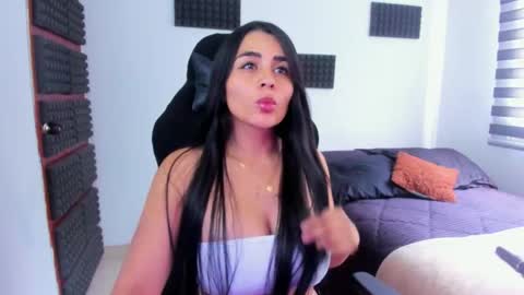 Hanna  online show from 03/26/26, 06:35