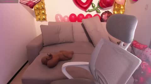 Snapshot of hannasophia_ chatting on 02/16/25, 03:15 online show from 02/16/25, 03:15
