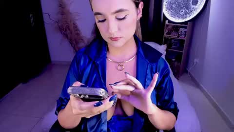 Snapshot of hannasophia_ chatting on 06/12/26, 01:48 online show from 06/12/26, 01:48