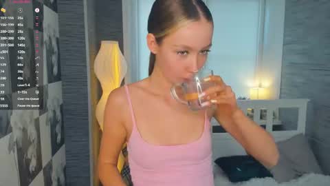 Snapshot of hannavaile chatting on 06/22/26, 07:27 Hanna online show from 06/22/26, 07:27