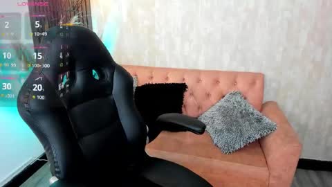 Snapshot of hannawells_ chatting on 11/21/25, 08:29 Hanna online show from 11/21/25, 08:29