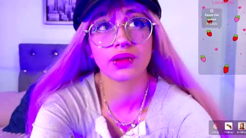 Hanni online show from 04/19/26, 03:28