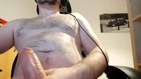 Snapshot of hannisch chatting on 01/03/25, 11:33 hannisch online show from 01/03/25, 11:33