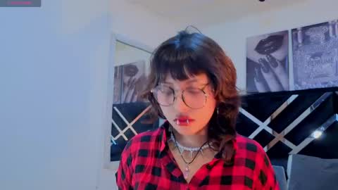 hannita_01 online show from 06/05/26, 12:11