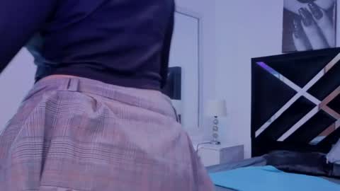 hannita_01 online show from 06/06/26, 12:10