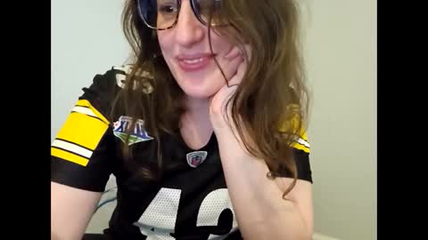 Snapshot of hannukahhottie chatting on 10/05/25, 07:12 Sabrina online show from 10/05/25, 07:12